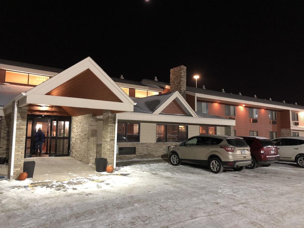 Americinn By Wyndham Fargo West Acres Екстериор снимка