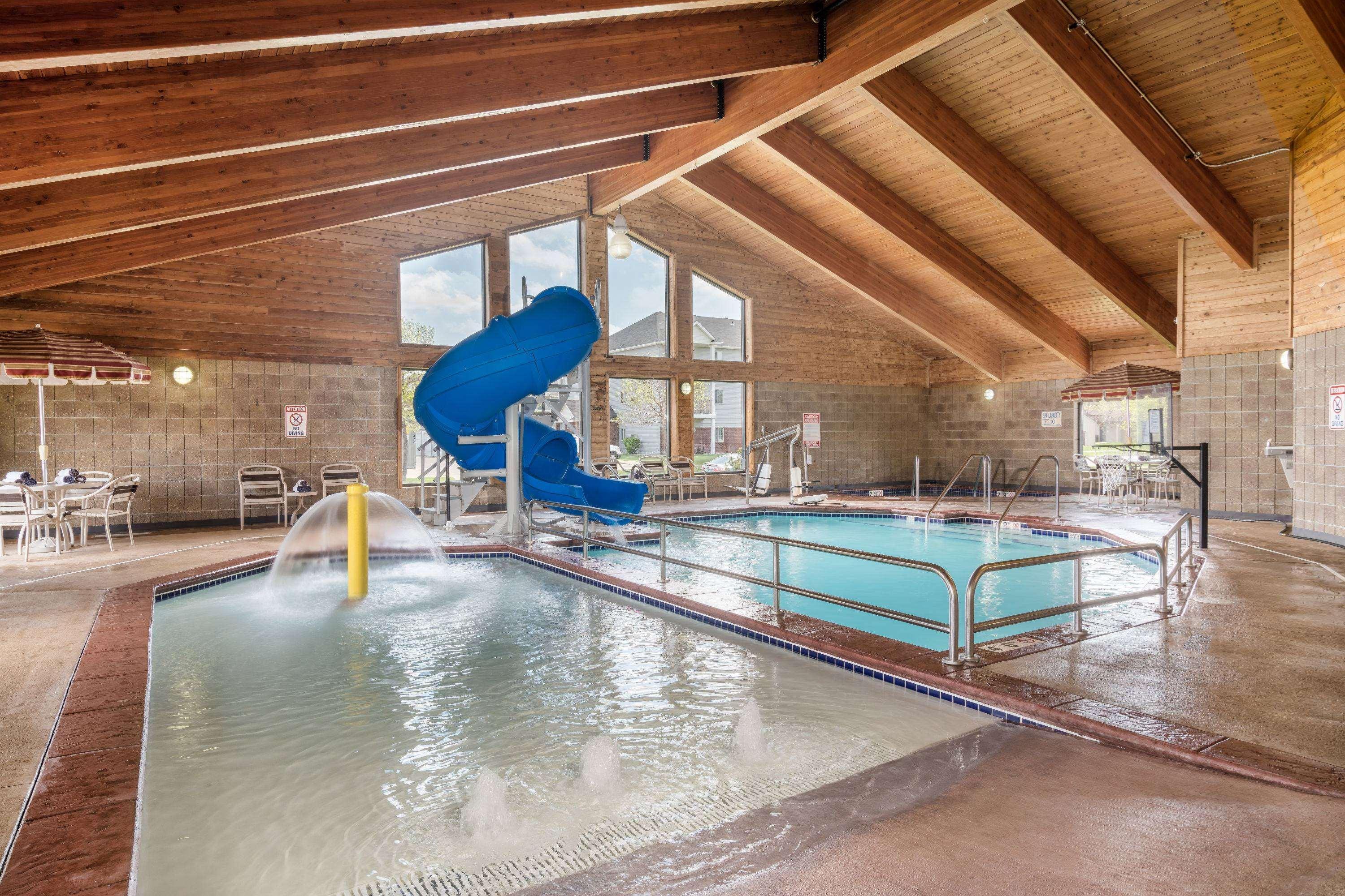 Americinn By Wyndham Fargo West Acres Екстериор снимка