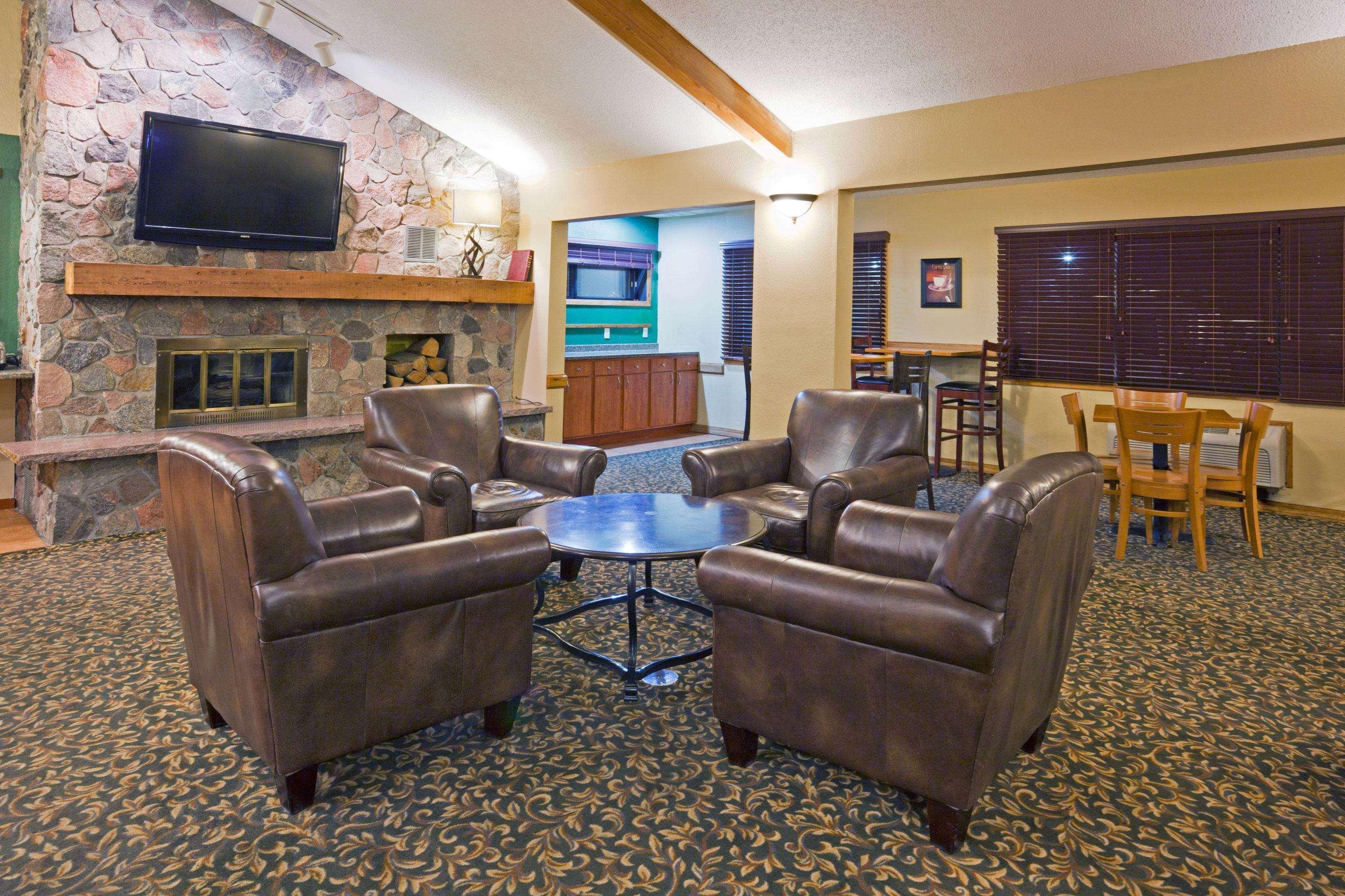 Americinn By Wyndham Fargo West Acres Екстериор снимка