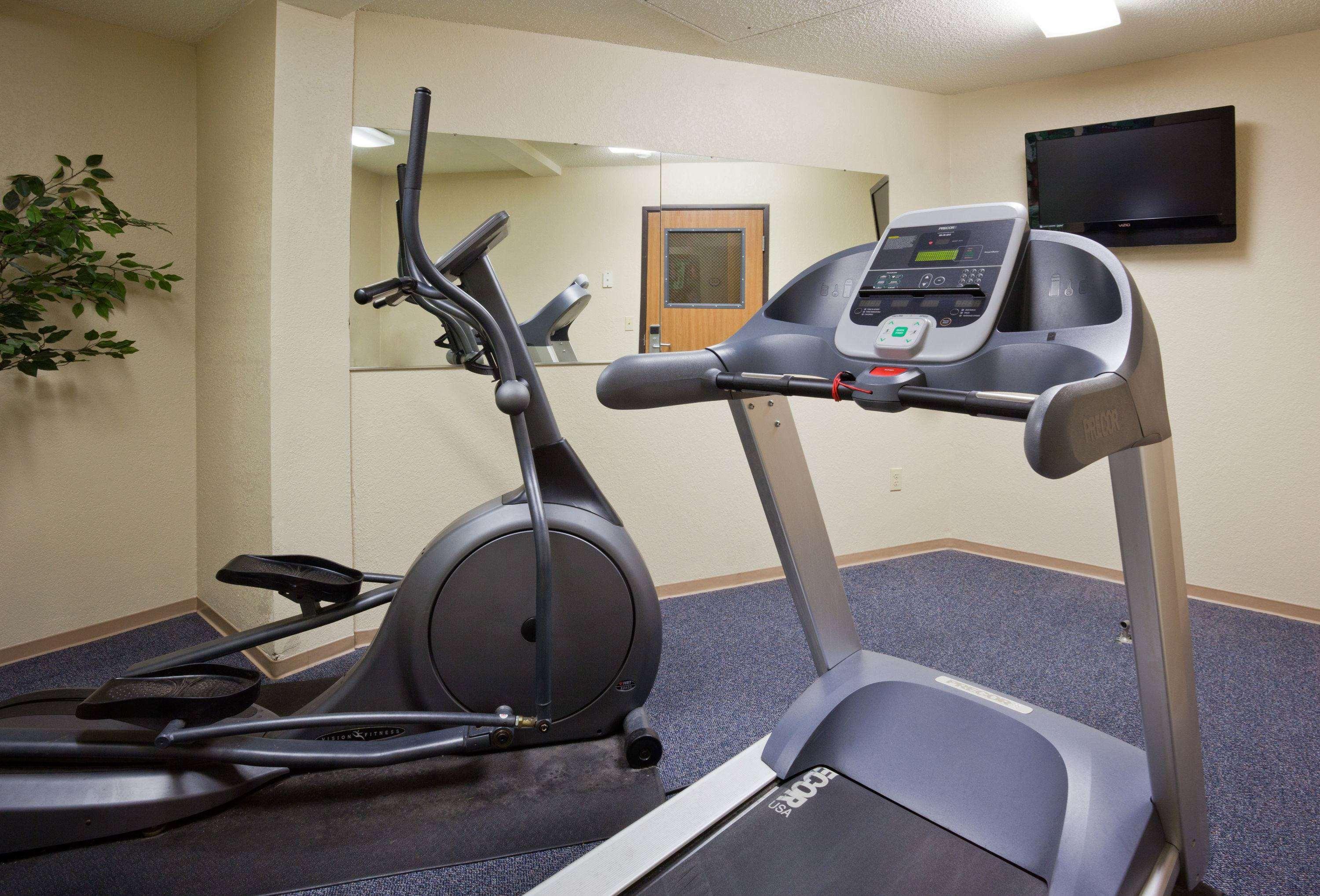 Americinn By Wyndham Fargo West Acres Екстериор снимка