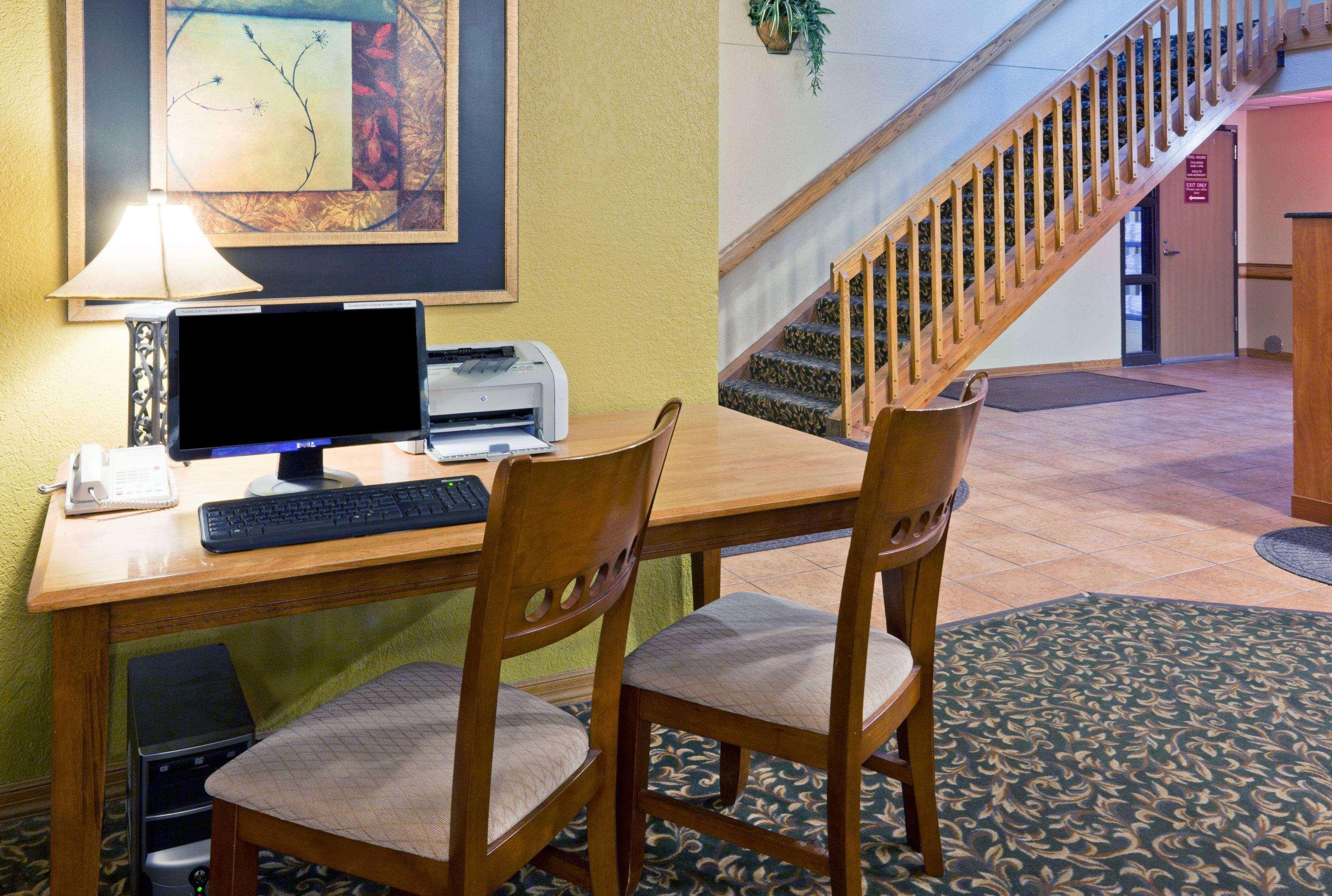 Americinn By Wyndham Fargo West Acres Екстериор снимка