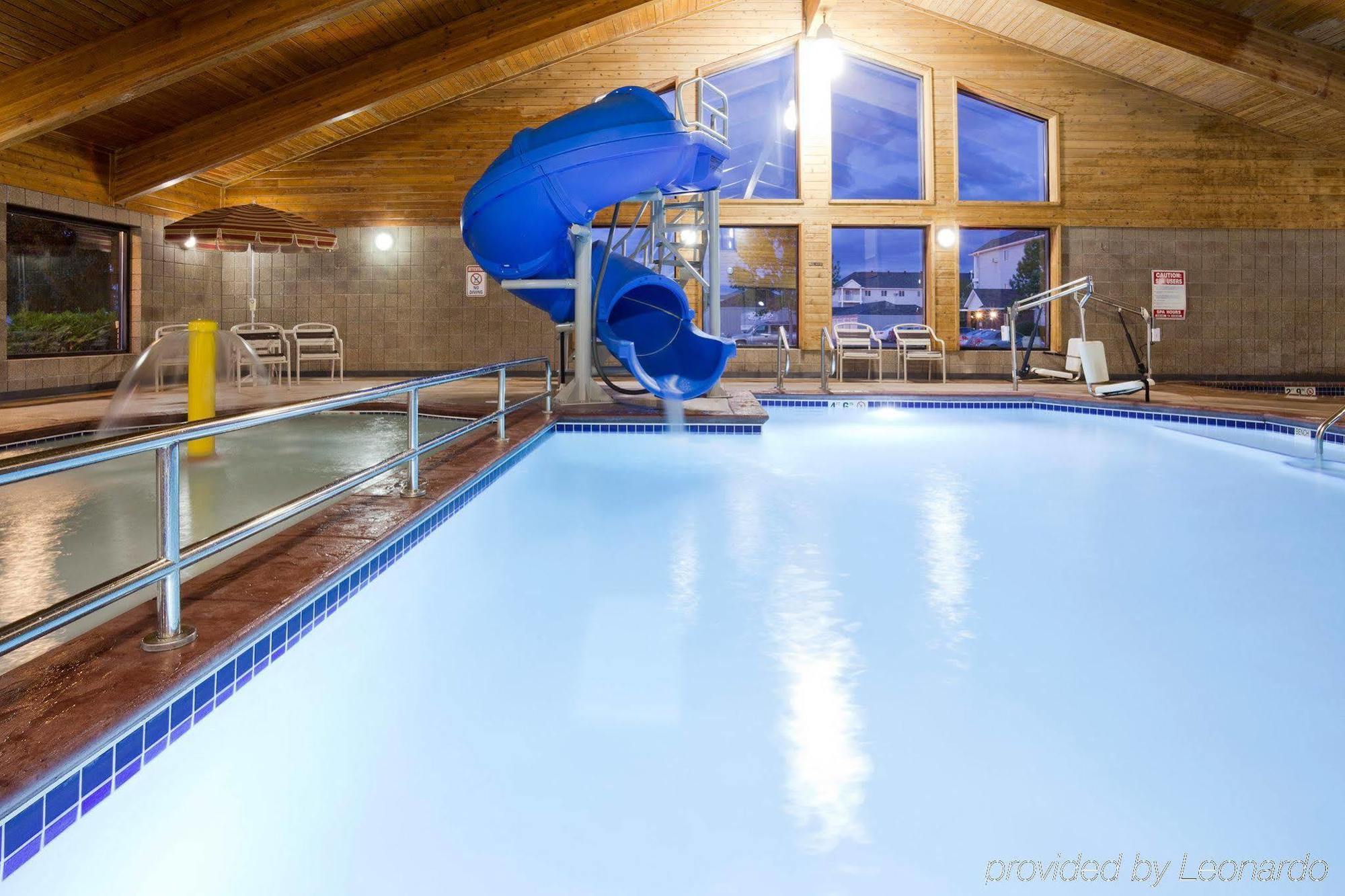 Americinn By Wyndham Fargo West Acres Екстериор снимка